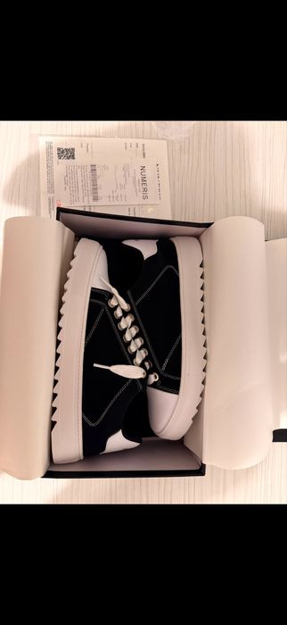 Numeris Acrylic Black Full Box~43