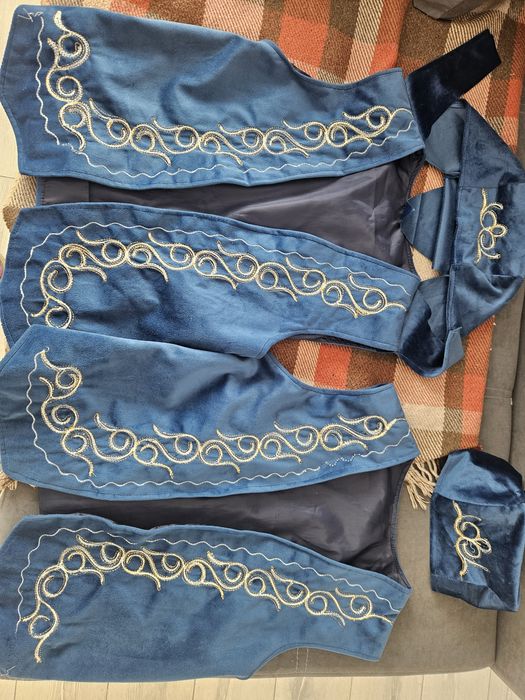 Жилетка на мальчика 9-12 лет