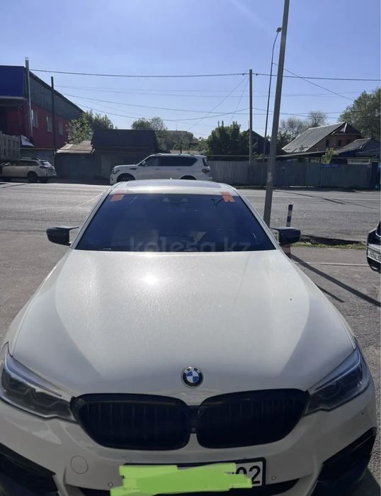 Лобовое стекло на BMW G30