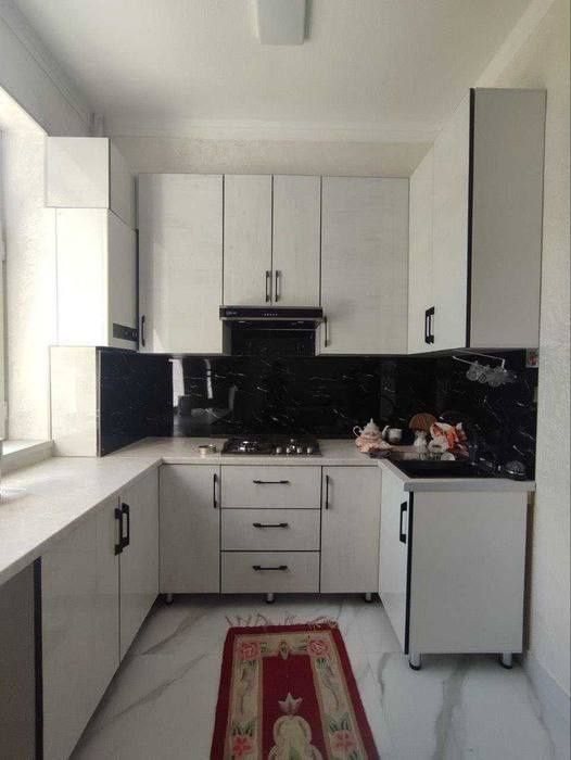 Юнусабад 4 квартал. Продается квартира  1/2/11