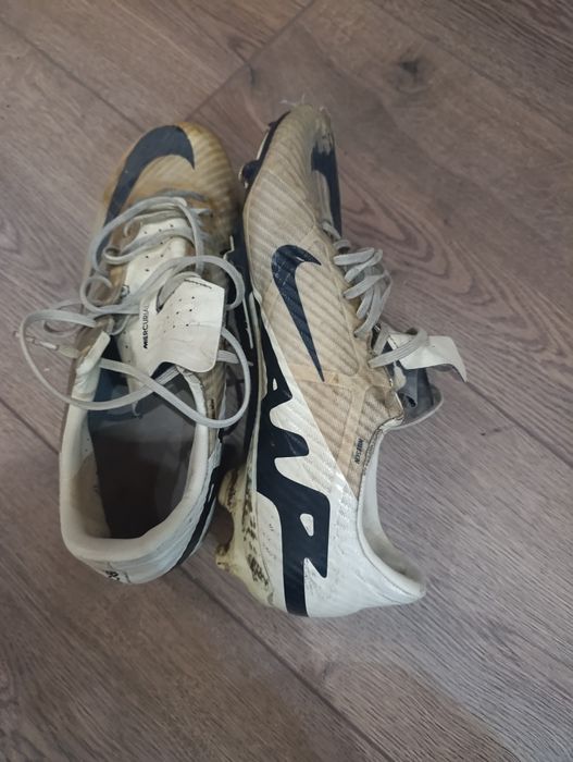 Бутонки за естествена й изкуствена трева номера 42,38,39