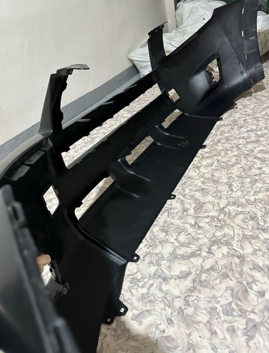 Бампер на  Toyota Rav4