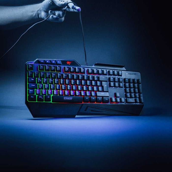 Геймърска клавиатура SCHWAIGER Gaming Tastatur GT108, RGB подсветка