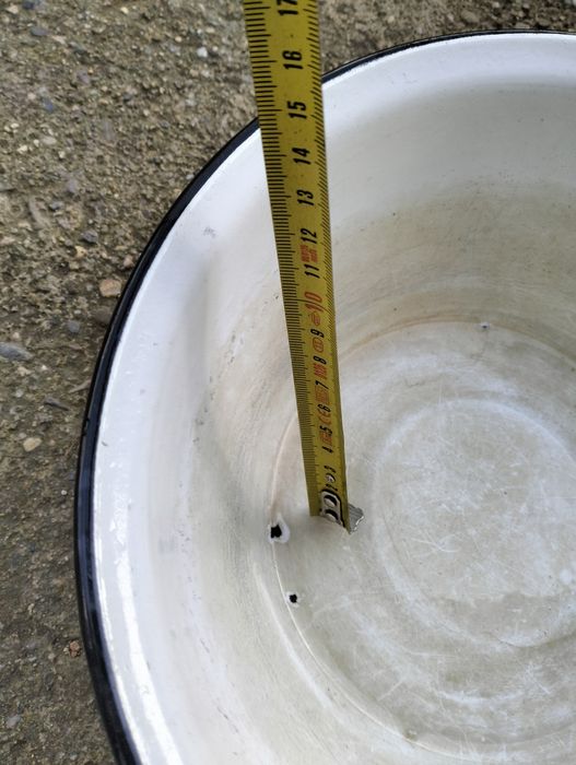 Емайлирана купа.