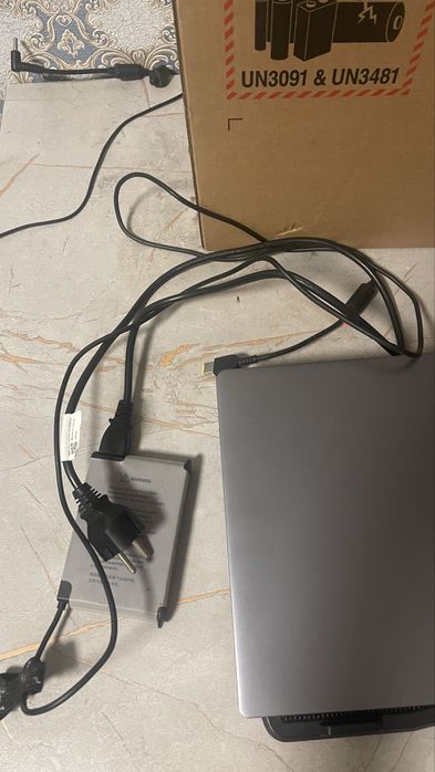 Lenovo LOQ 15 ARP9 RAM 12GB GPU RTX4050 SSD: 512GB NVMe