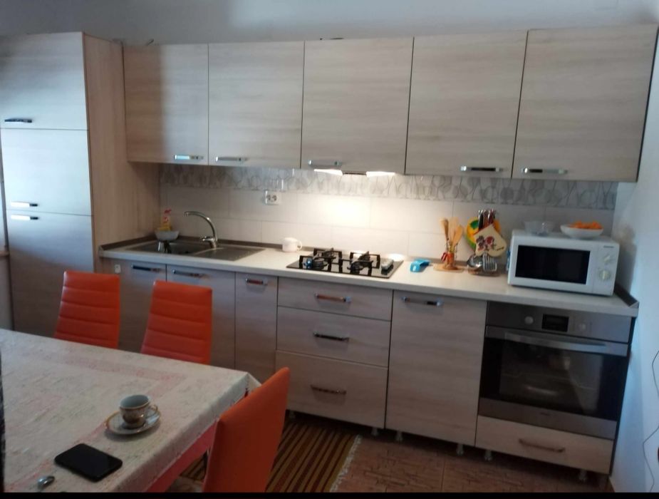 Casă Duplex 120mp  cu curte si gradina in centru Galanesti.