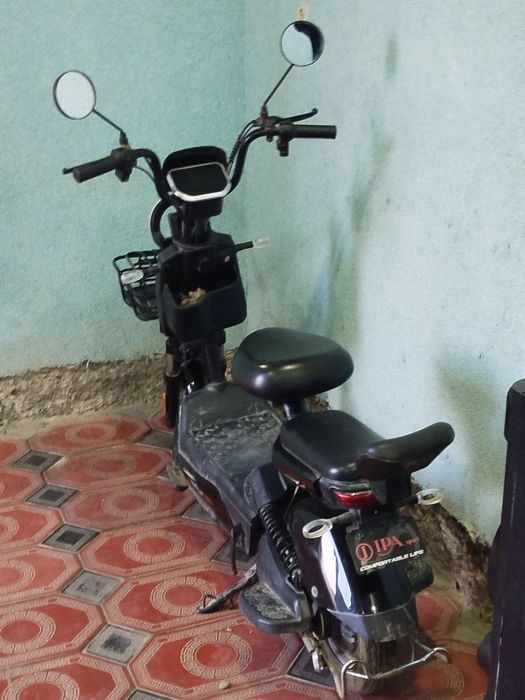 Скутер сотилади тез ва арзон булди ишлаши зур нархини келишамиз