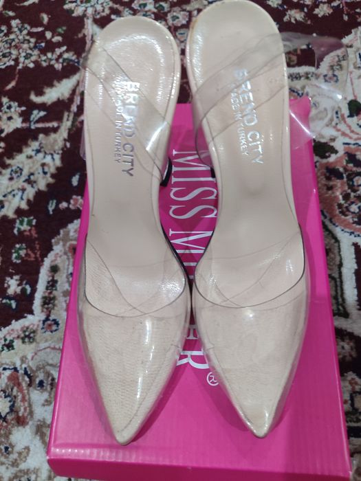 Tufli 37 razmer yengide