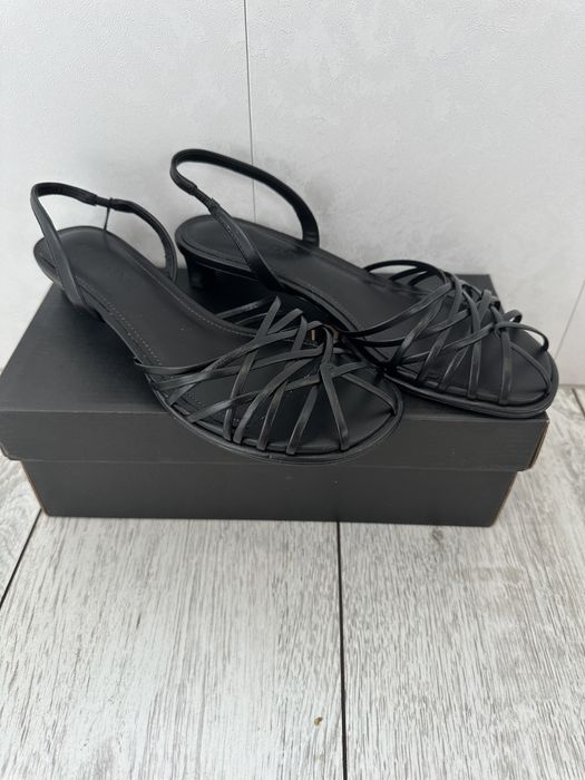 Сандали Massimo Dutti