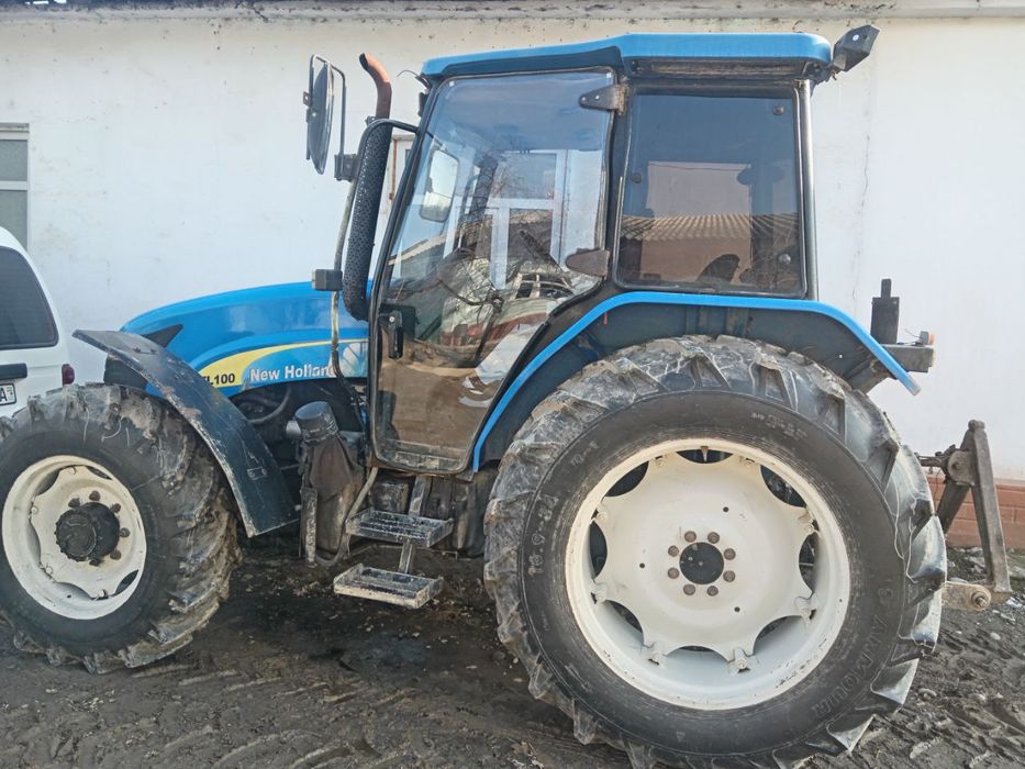 New Holland TL 100