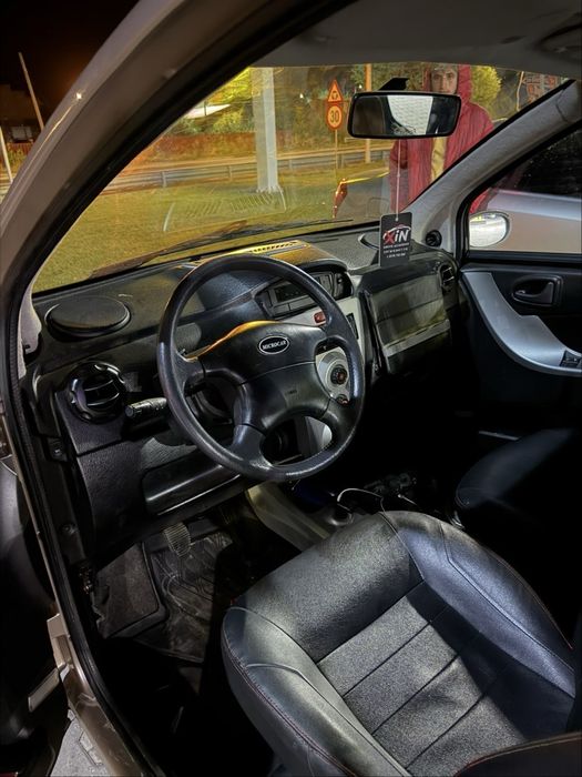 Vand microcar m.go family 4 locuri