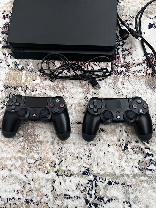 Плейстейшен 4 Слим