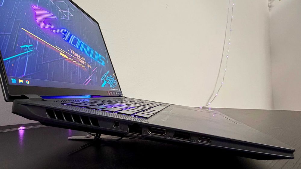 Laptop gaming GIGABYTE AORUS 16X ASG 2024, i9-14900HX, RTX 4070, DDR5 32GB