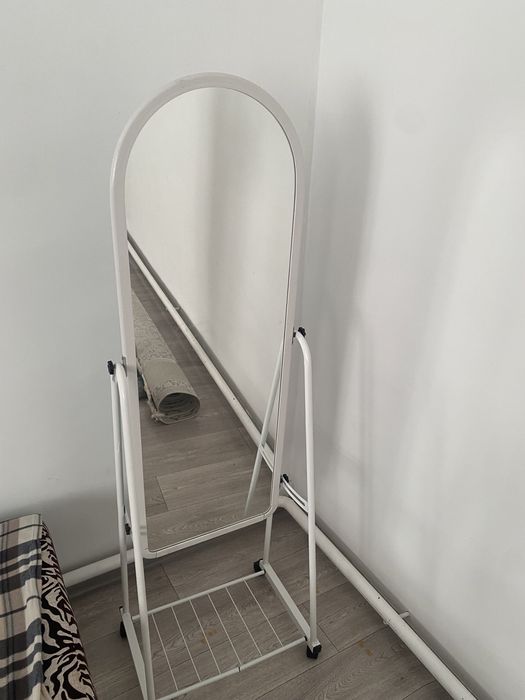 Зеркало в хорошем состояний