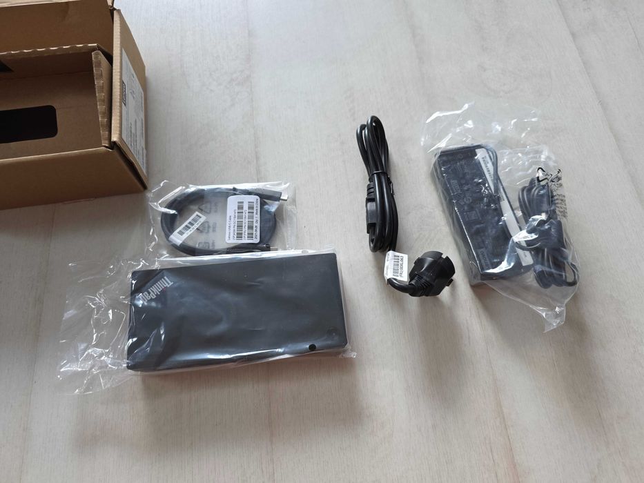 Docking station Lenovo ThinkPad USB-C stare foarte buna