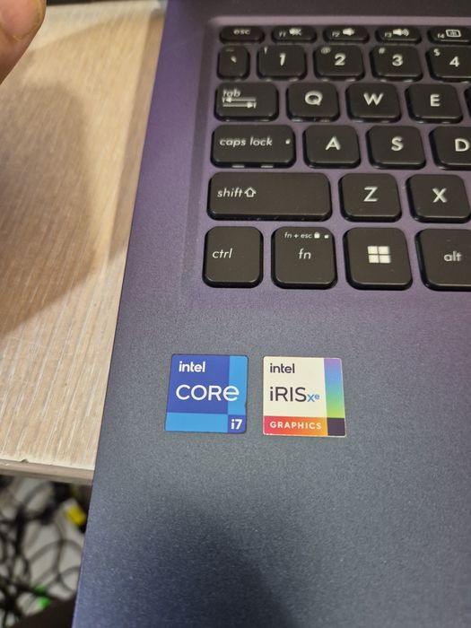 ASUS VivoBook BLUE Edition IntelCore i7-11th/8GB/512GB SSD/15 la cutie