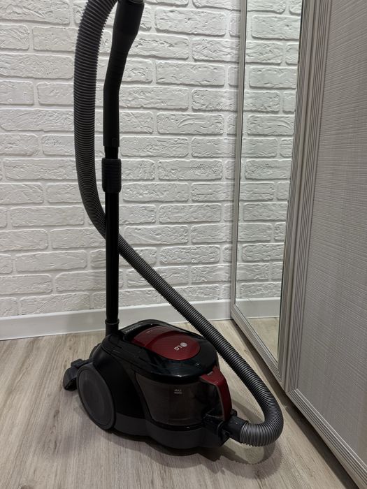 Продам пылесос LG 2000 ватт