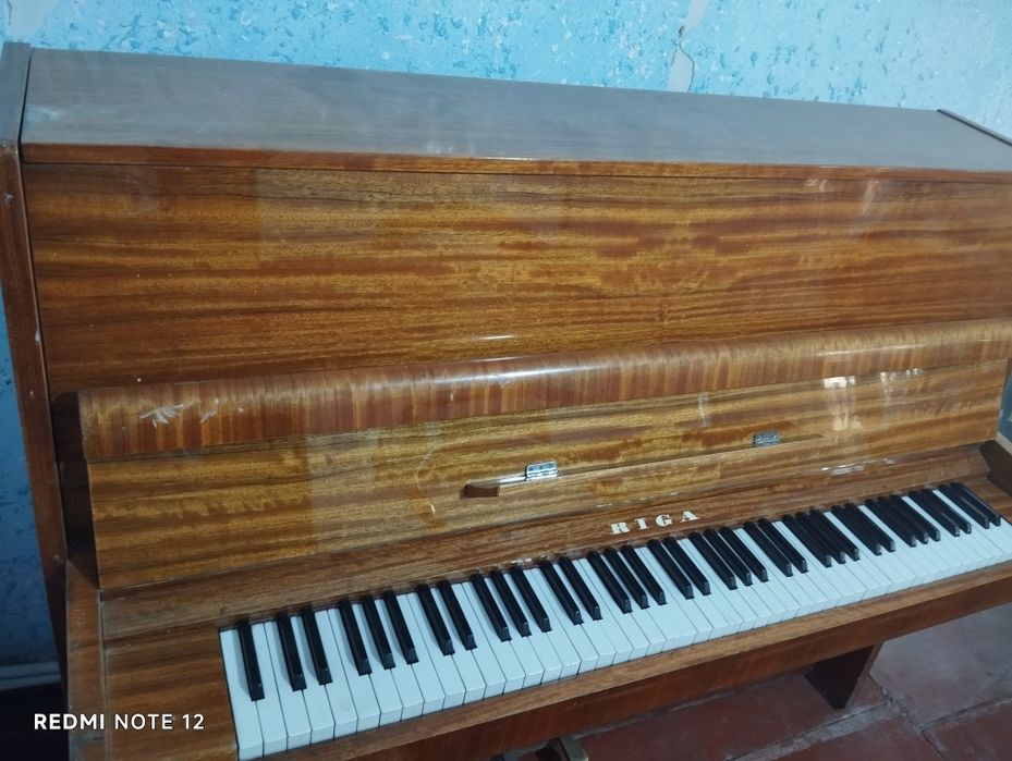 Srochna Pianino Riga sotiladi