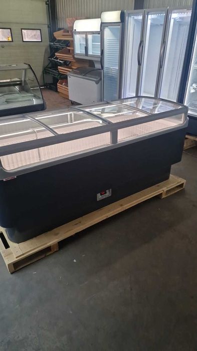 Lada Refrigerare sau Congelare AHT Macao 210 / NOU