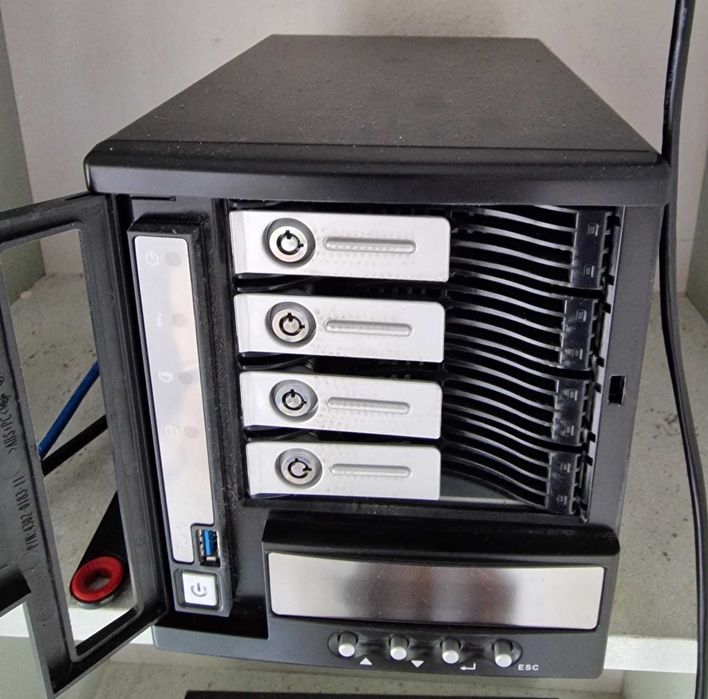 THECUS N4560 – 4-bay NAS сървър, готов за работа (RAID 10)