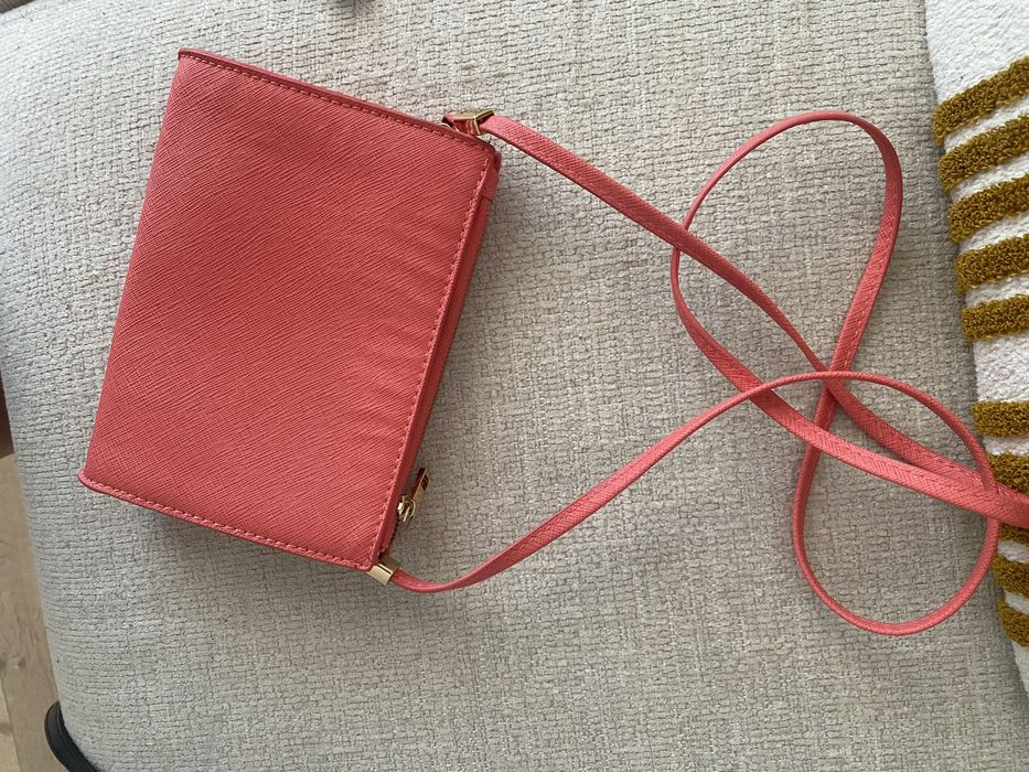 Малка дамска чантичка