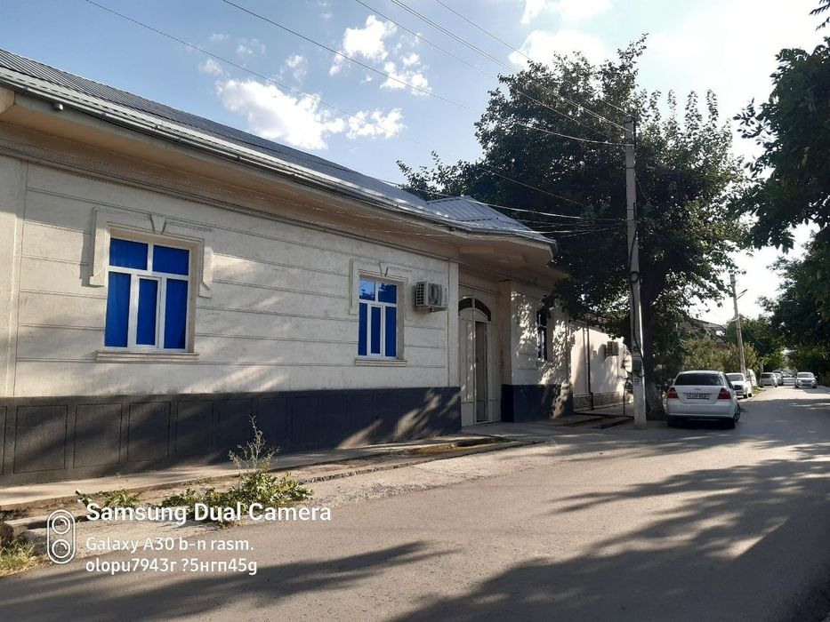 Hovli sotiladi 4.5 sotix Jizzax shahar markazida