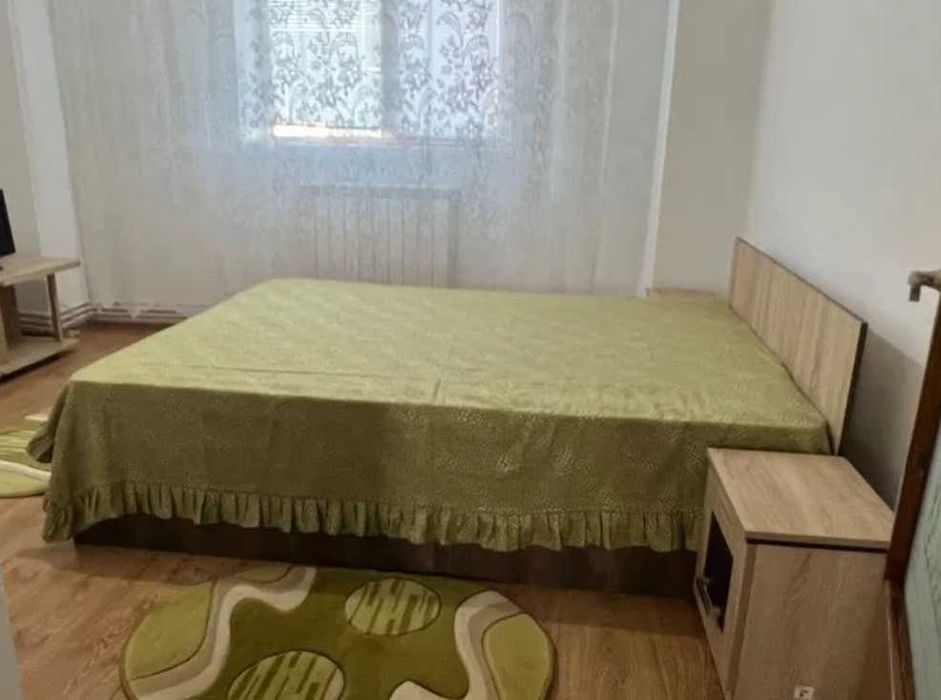 Дава се под наем Четиристаен апартамент в Пловдив, Изгрев - 98 кв.м за 459 € - Снимка #2