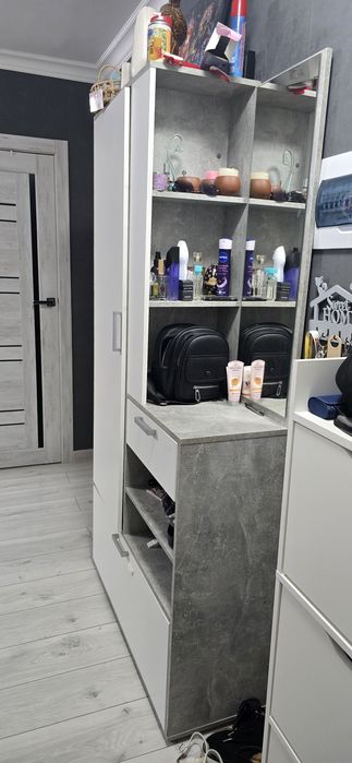 Прихожая, шкаф продам