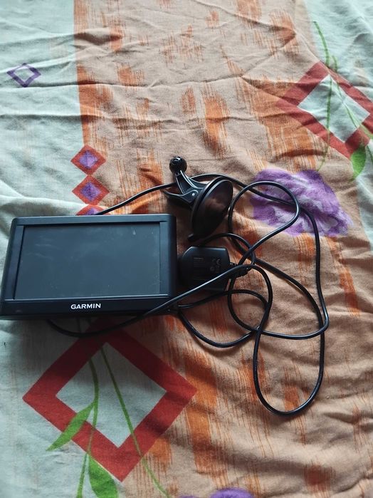 Продавам навигация за кола