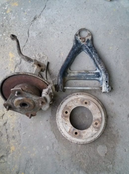 Продавам Вартбург 1.3 на части