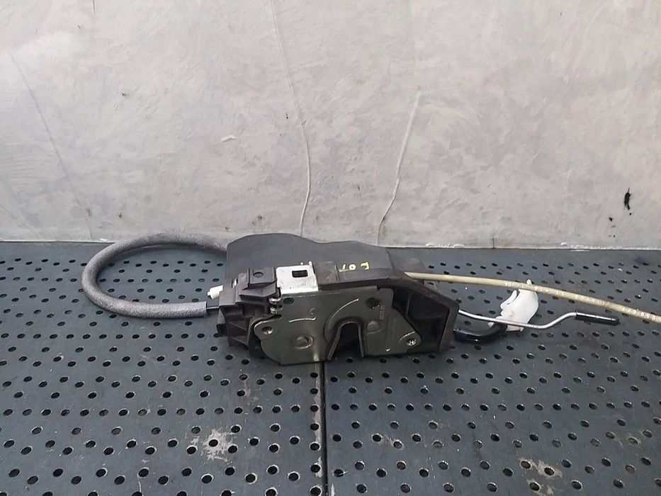 Broasca usa stanga fata bmw seria 1 e81 e87 7167077