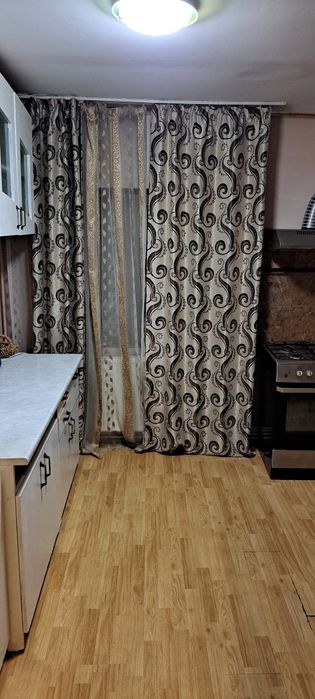 Se vinde apartament 3 camere