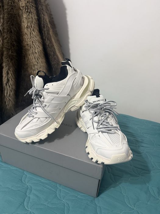 Balenciaga track