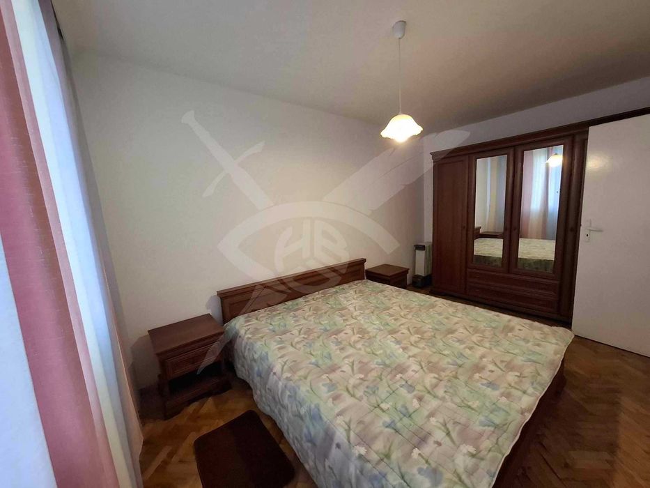 Дава се под наем Тристаен апартамент в Варна, Център - 65 кв.м за 475 € - Снимка #2