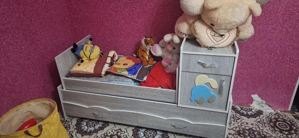 Bolalar karovati va shkafi 1.5 mln so‘m