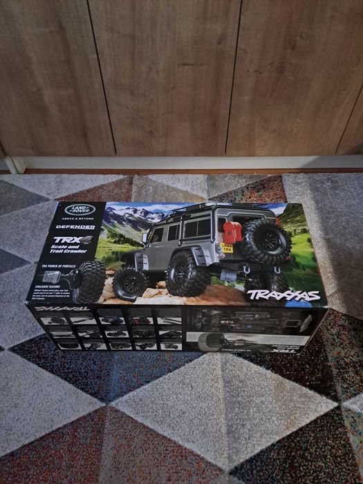RC модел Traxxas trx 4 Defender 1/10