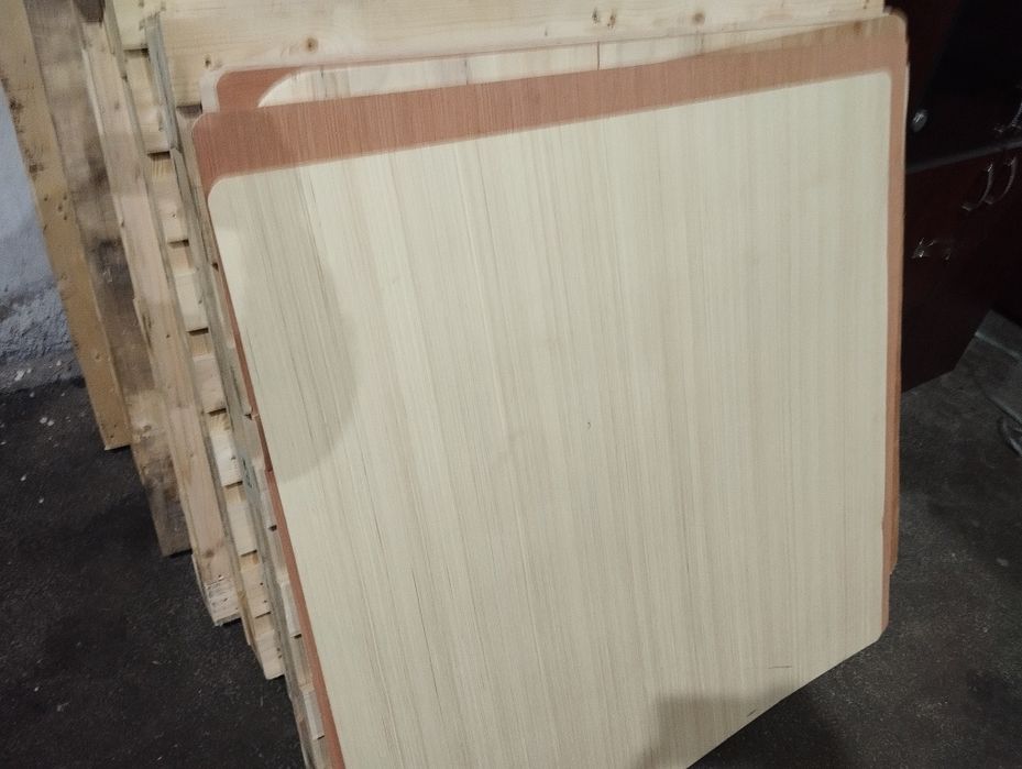 Продам листы фанер 112 на 112 см и паллеты