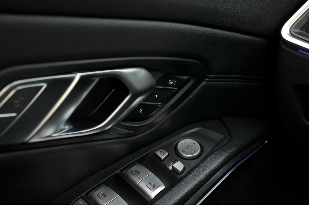 Bmw G20 330d xDrive M interior Competition