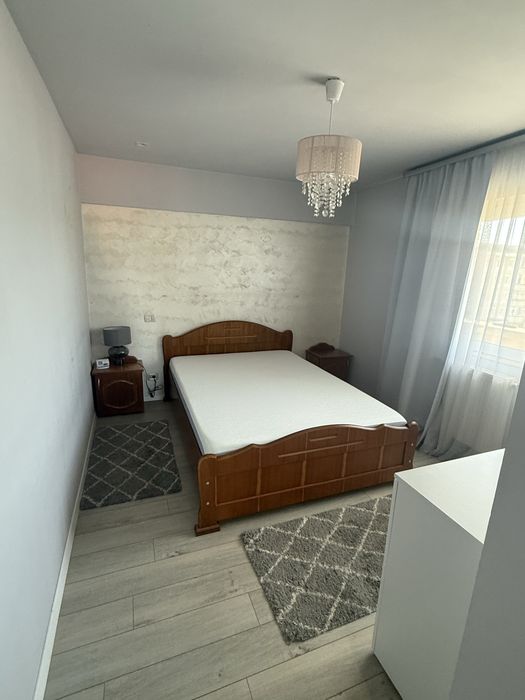 Inchiriez apartament