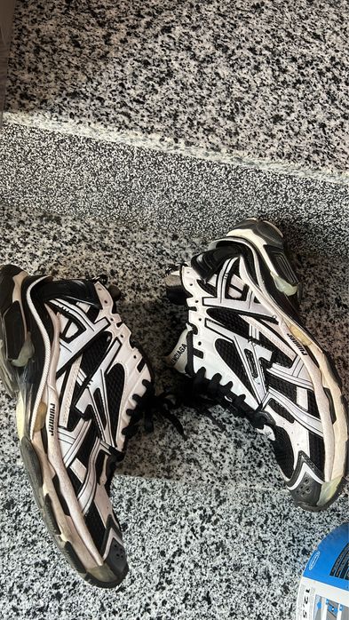 Balenciaga runner