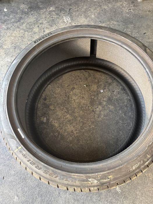 275/35/21Pirelli