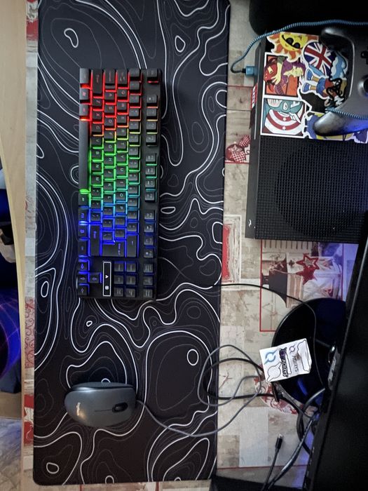 Mouse pad si tastatura, sunt noi!!