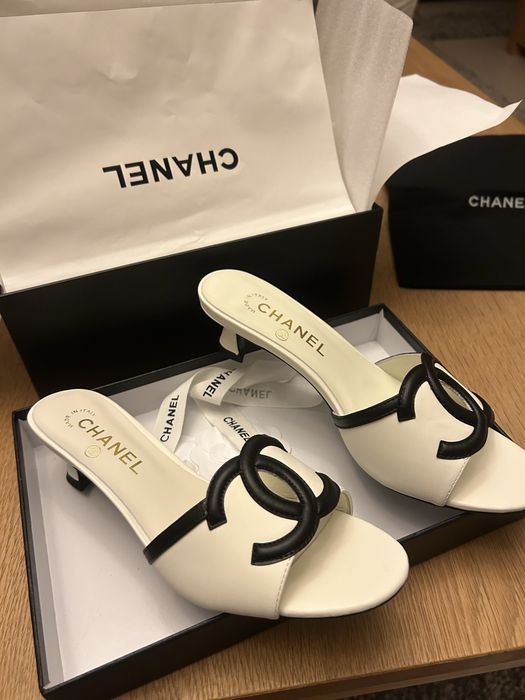 Papuci Chanel piele naturala 100% pe stoc marimea 41