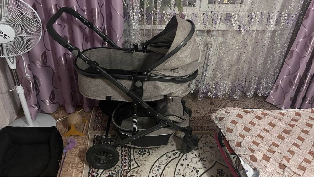 Деткая коляска люлька