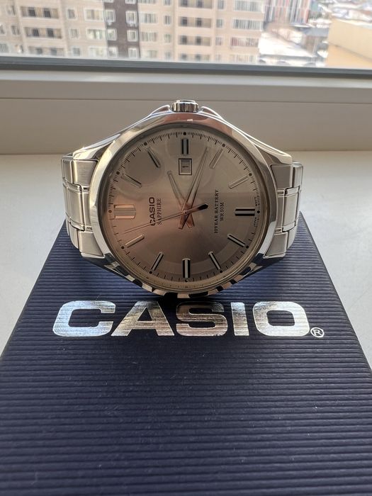 Продам дерские часы в идеальном исполнении!