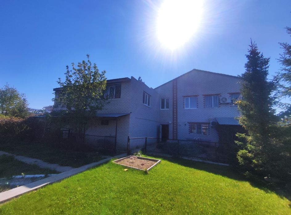 Продам дом в  черте города экологически ч