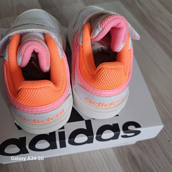 Маратонки Адидас 22 номер