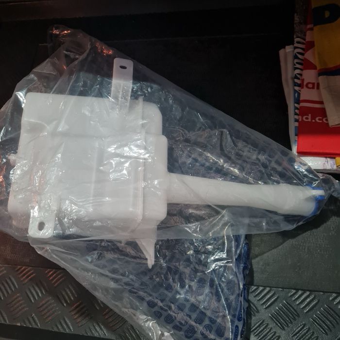 казанче за чистачки за Хюндай I 30