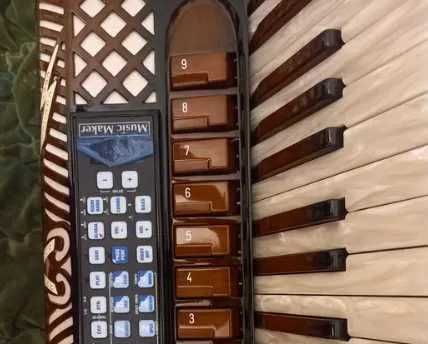 vand acordeon Musitech cu basi functionabili