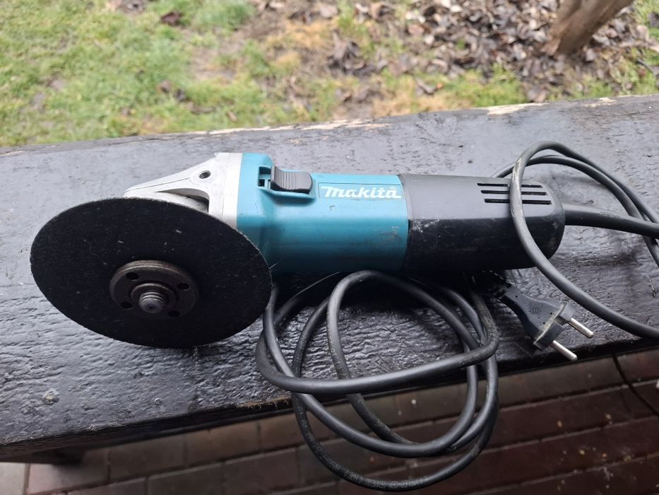 Makita 9558HNR polizor unghiular electric 125 mm | 11000 RPM | 840 W